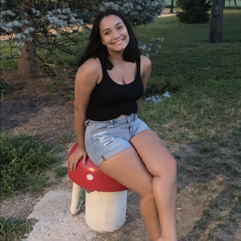 Meet your Posher, Gabriella